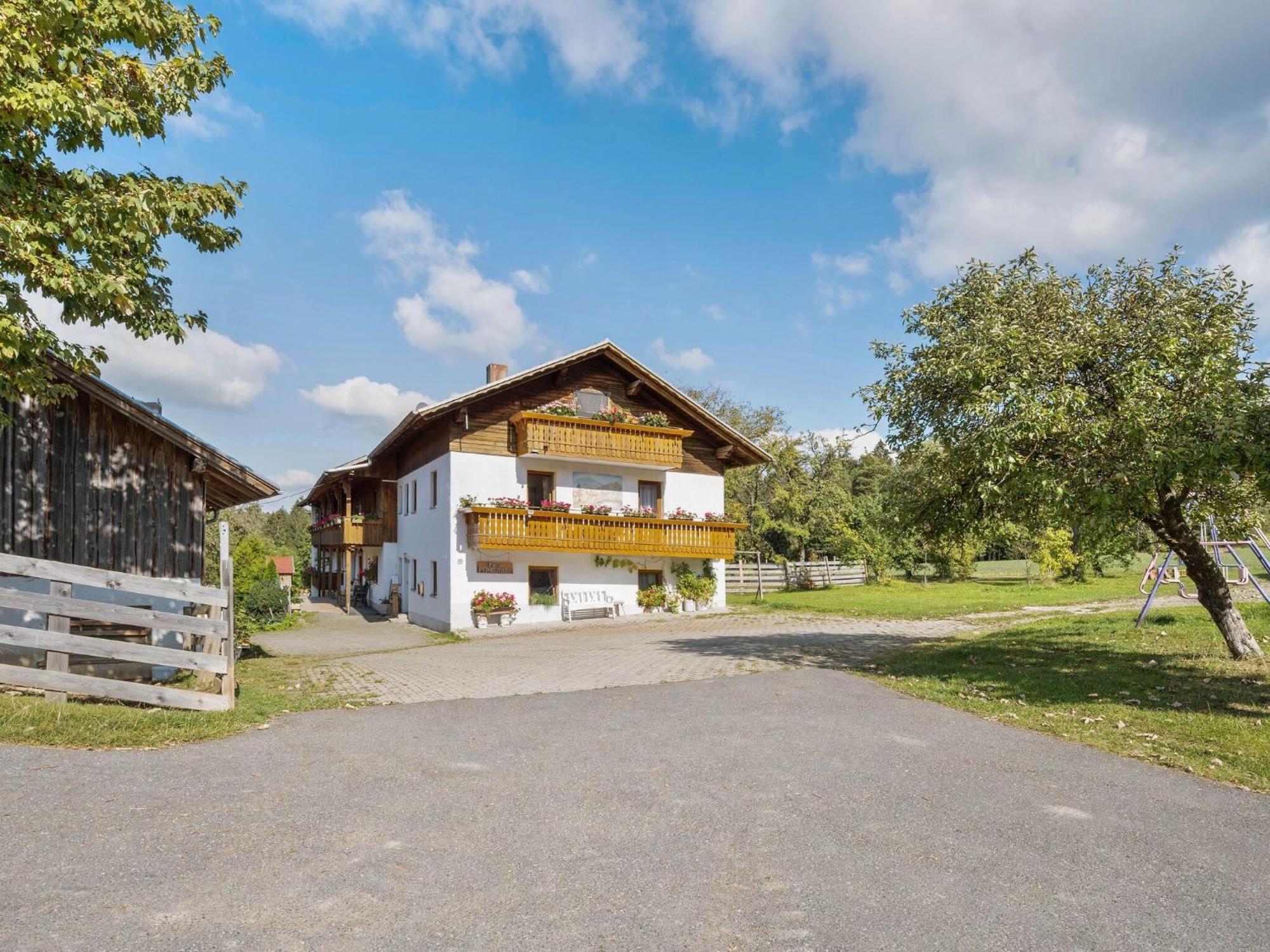 Apartment On A Farm Near The Ski Area Neukirchen beim Heiligen Blut Exterior foto