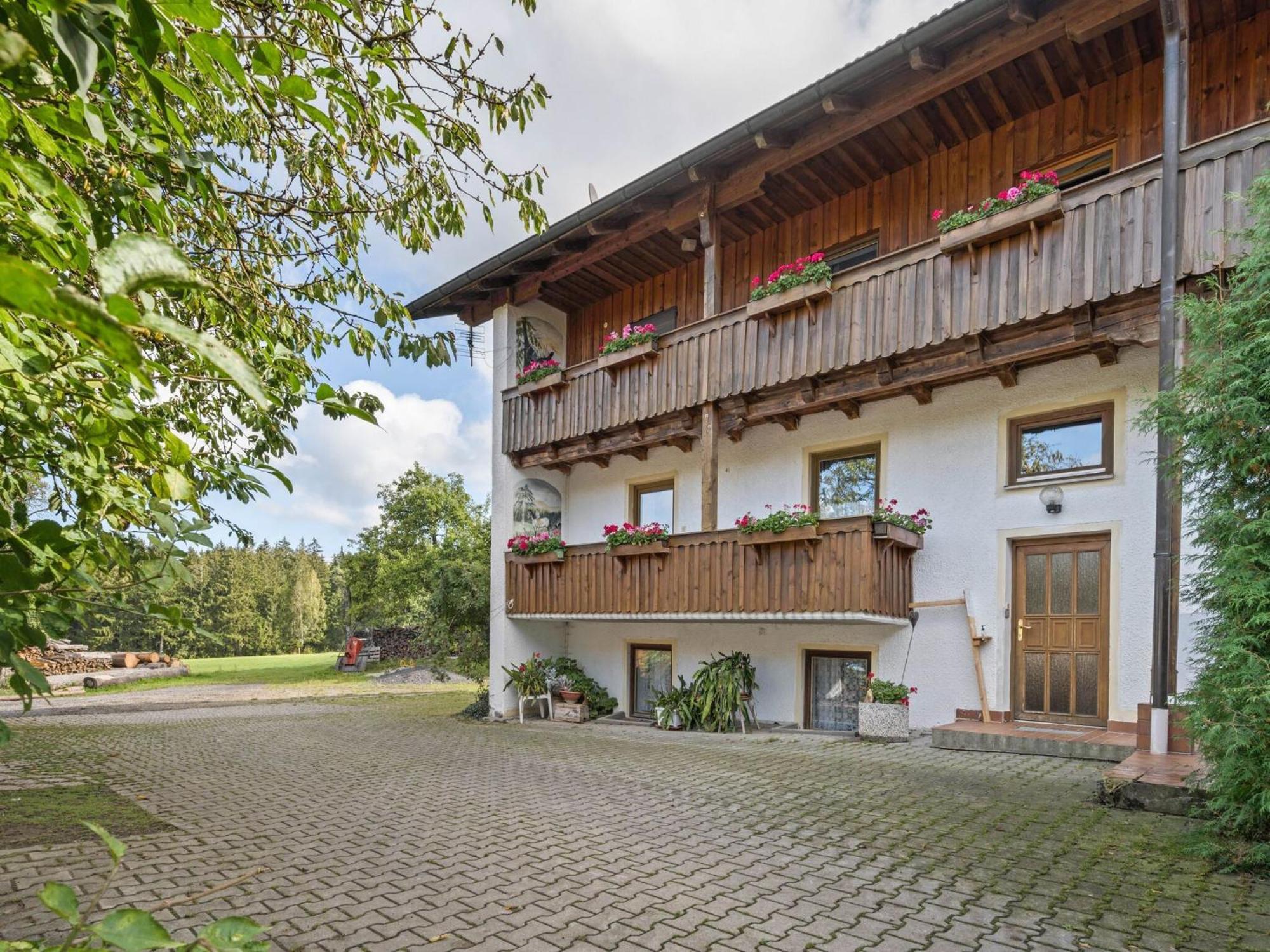 Apartment On A Farm Near The Ski Area Neukirchen beim Heiligen Blut Exterior foto